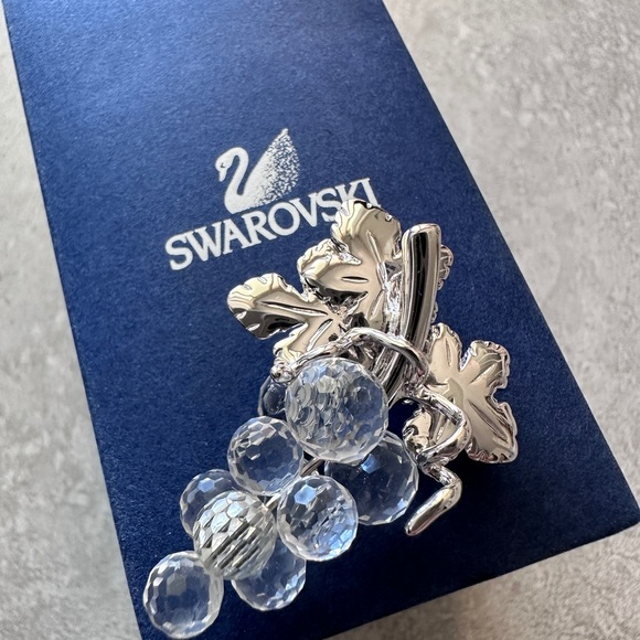 Moving Sale | Swarovski brooch pin transparent grape excellent in original box - Picture 2 of 14